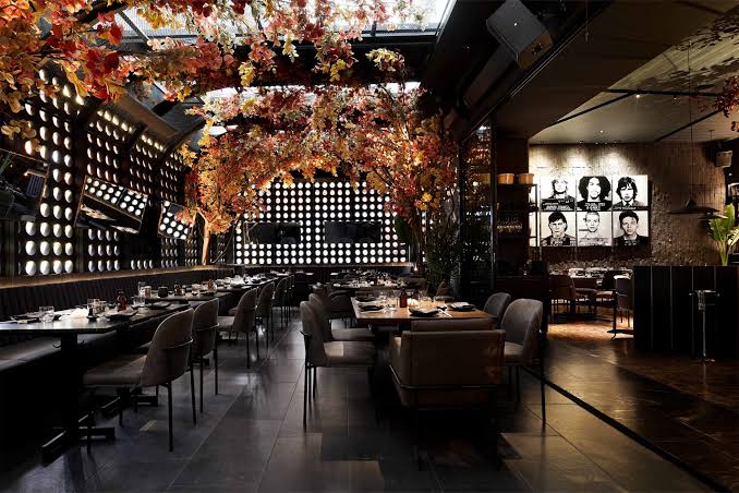 Interior of Señora Tanaka Polanco